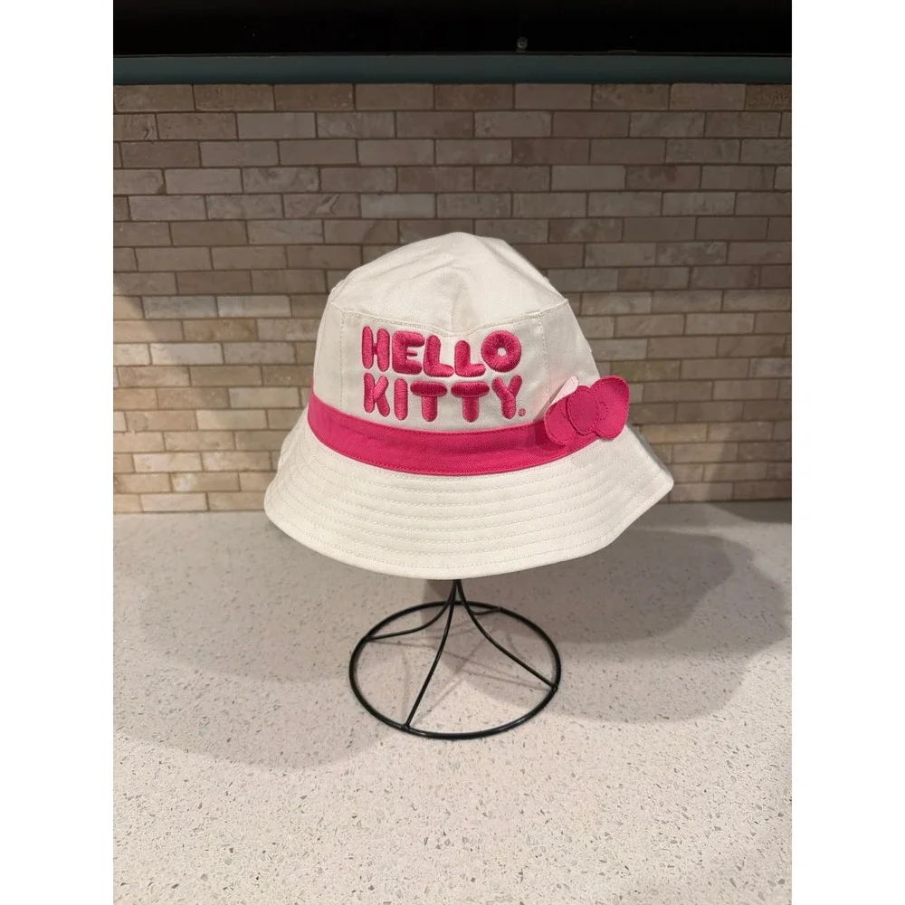 Universal studios Women's Bucket hats - Pink/White Hello Kitty reversible bucket